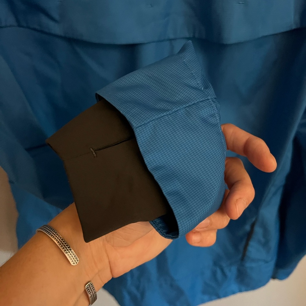 lululemon athletica Men's Blue Windbreaker - Picture 6 of 6